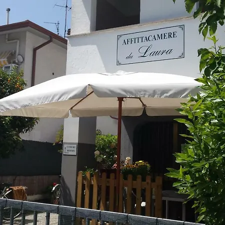 Pensión Affittacamere Da Laura Torre del Lago Puccini